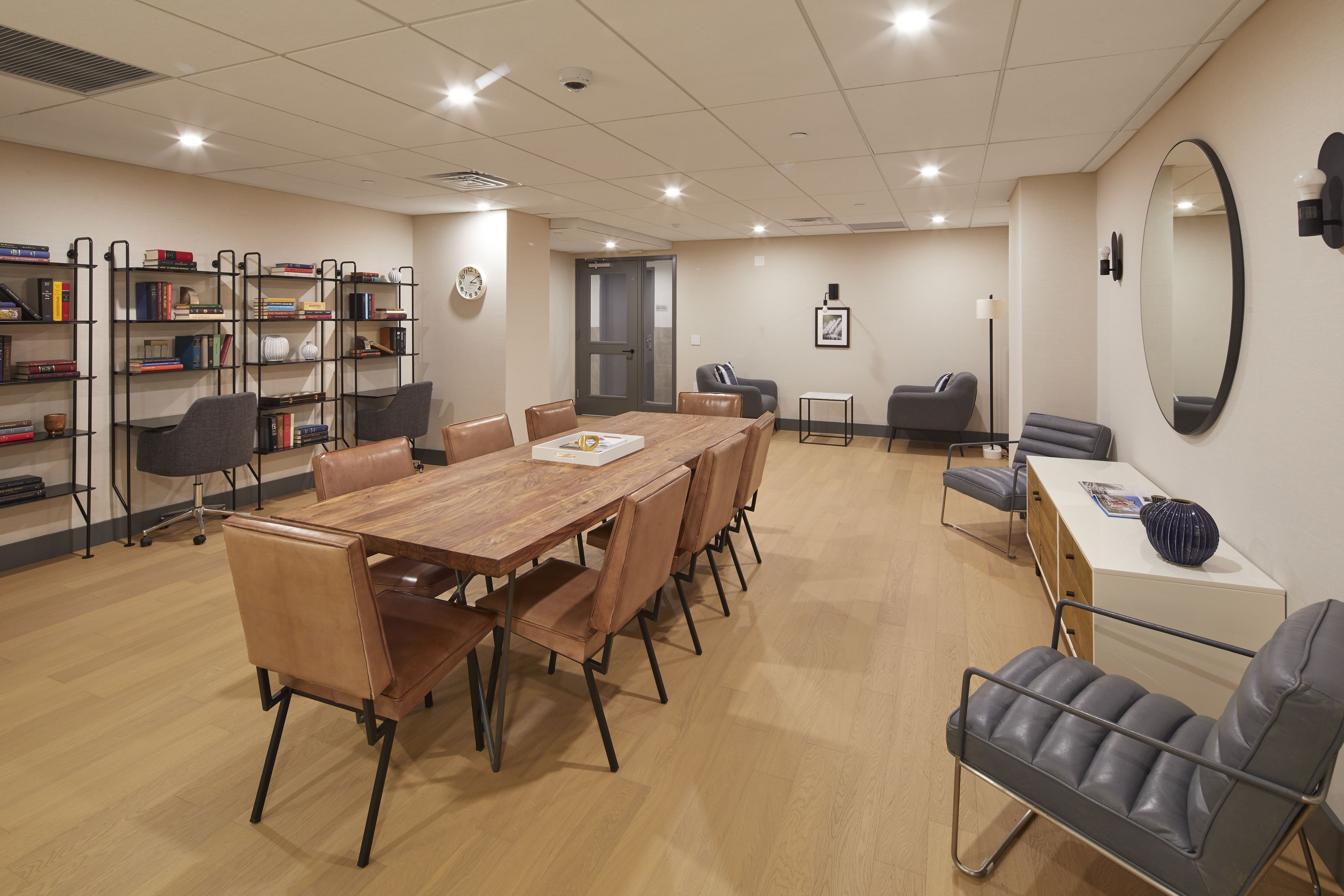 Work space at Murrayhillmarquis (2 of 3)