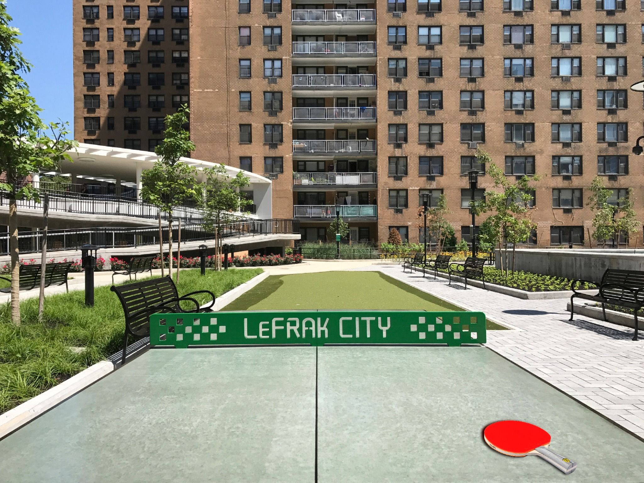 Courtyard at Lefrakcity (4 of 5)
