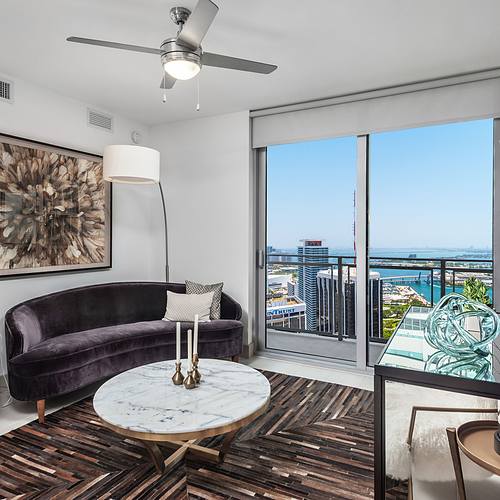 Spacious, sun-lit layouts Spacious, sun-lit layouts