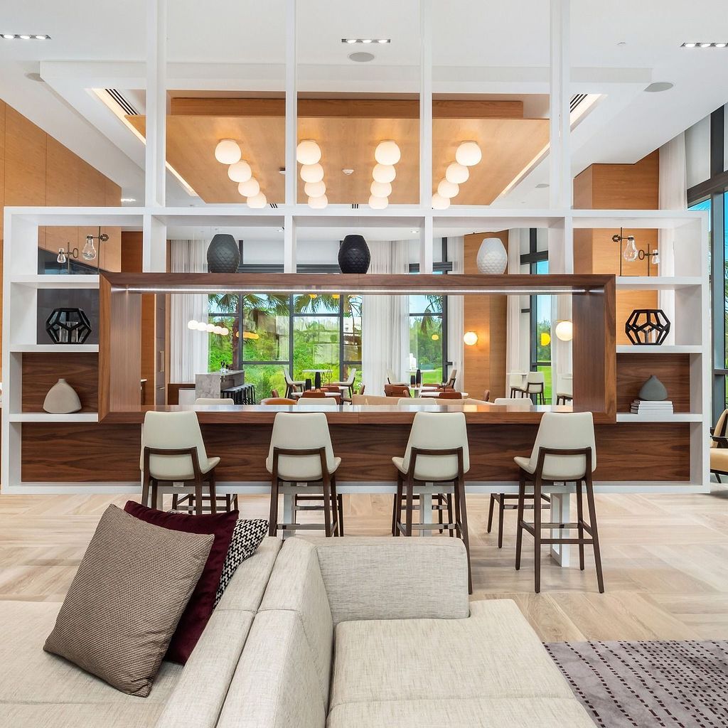 Resident Lounges Luxury Resident Lounge with Bar at The Shoreline at SoLé Mia Luxury Apartments in North Miami
